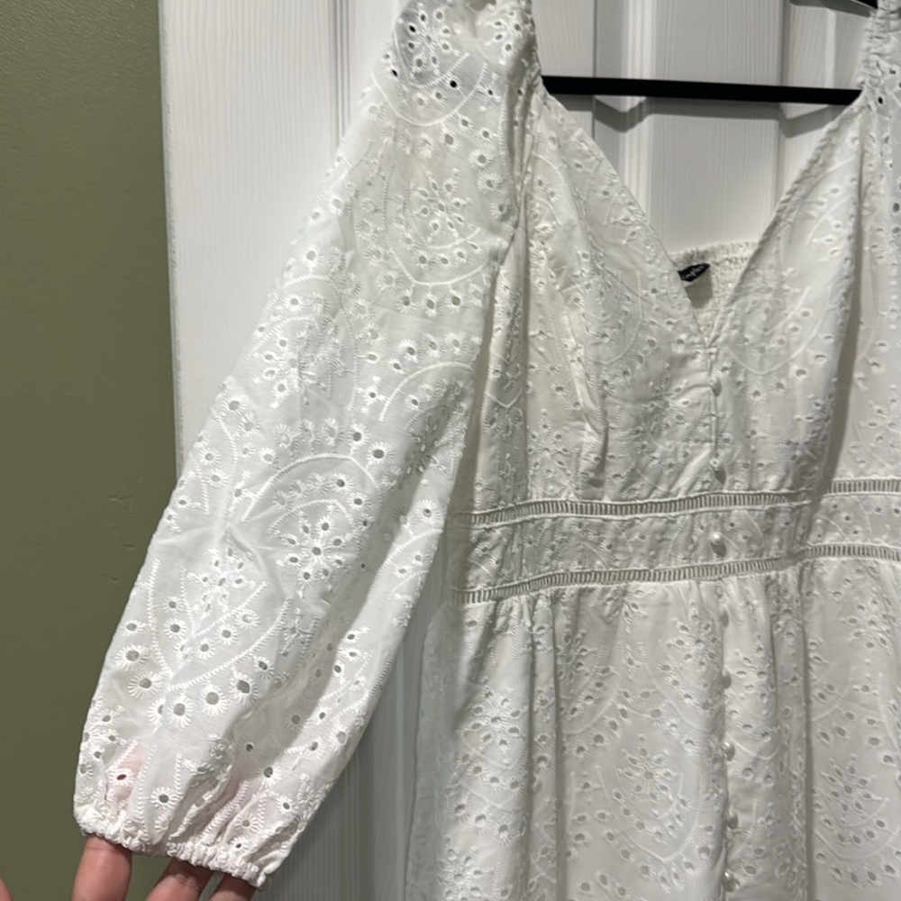 Beautiful Maxi Dress - Picture 4 of 12